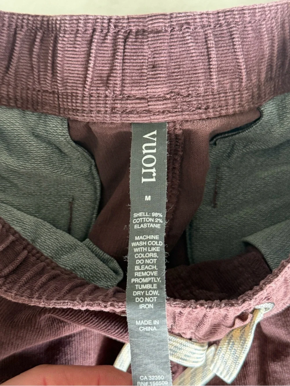 EUC Men’s Vuori Optimist Short Size Medium Corduroy mens M shorts